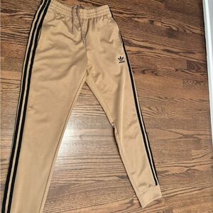 Men’s adidas jogger. Like new! Unique color